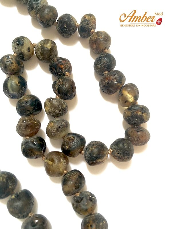 collana-ambra-baltica-nera-unisex